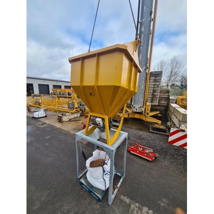 Radio Remote & Bespoke Concrete Skips Image of Radio Remote & Bespoke Concrete Skips - 3