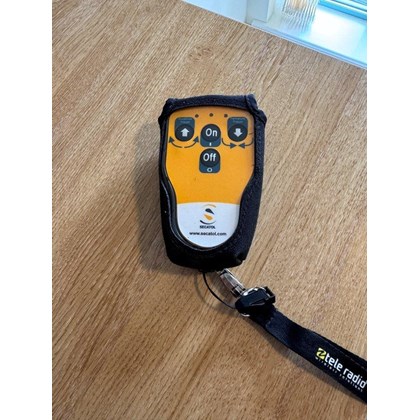 Radio Remote & Bespoke Concrete Skips Image of Radio Remote & Bespoke Concrete Skips - 4