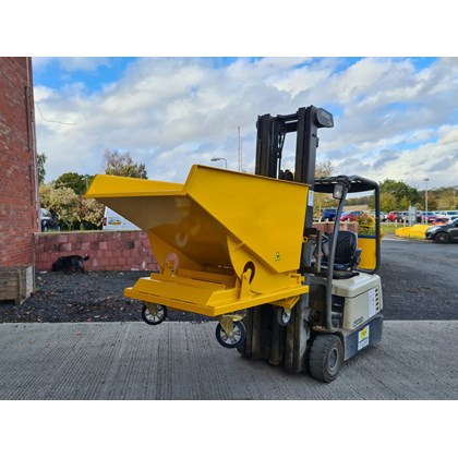 Auto Locking Forklift Tipping Skip Image of Auto Locking Forklift Tipping Skip - 1